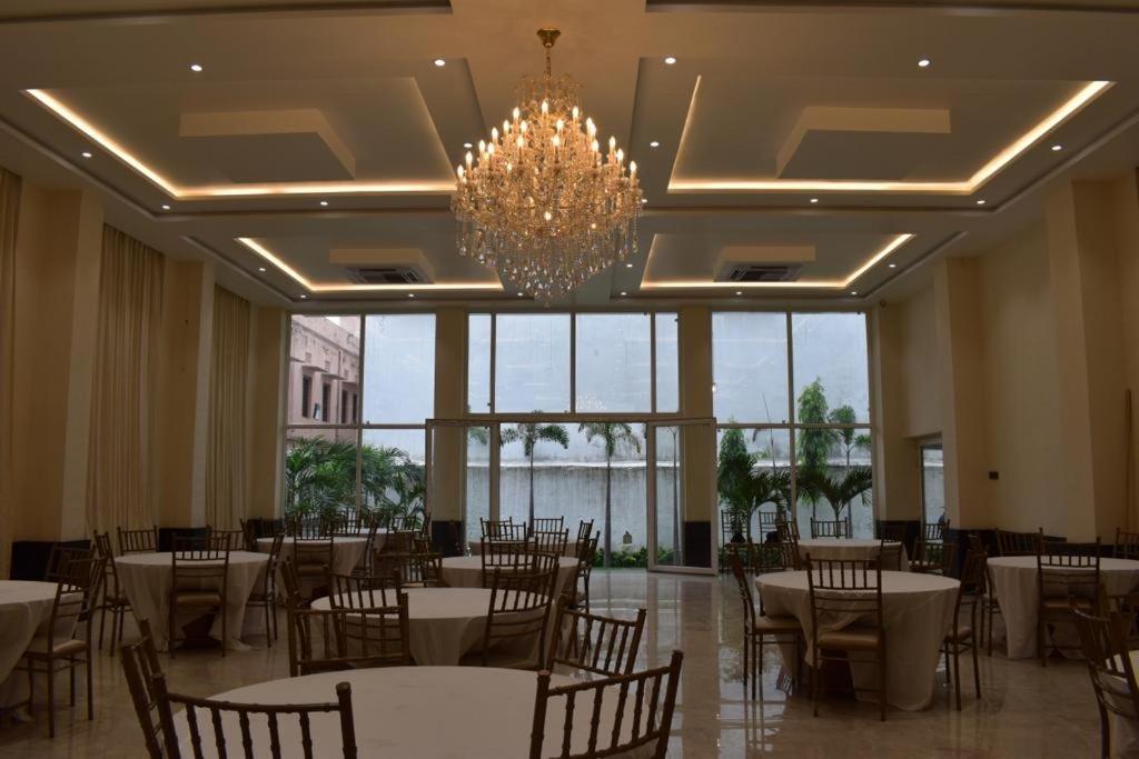 The White Lotus Hotel Гая Екстериор снимка